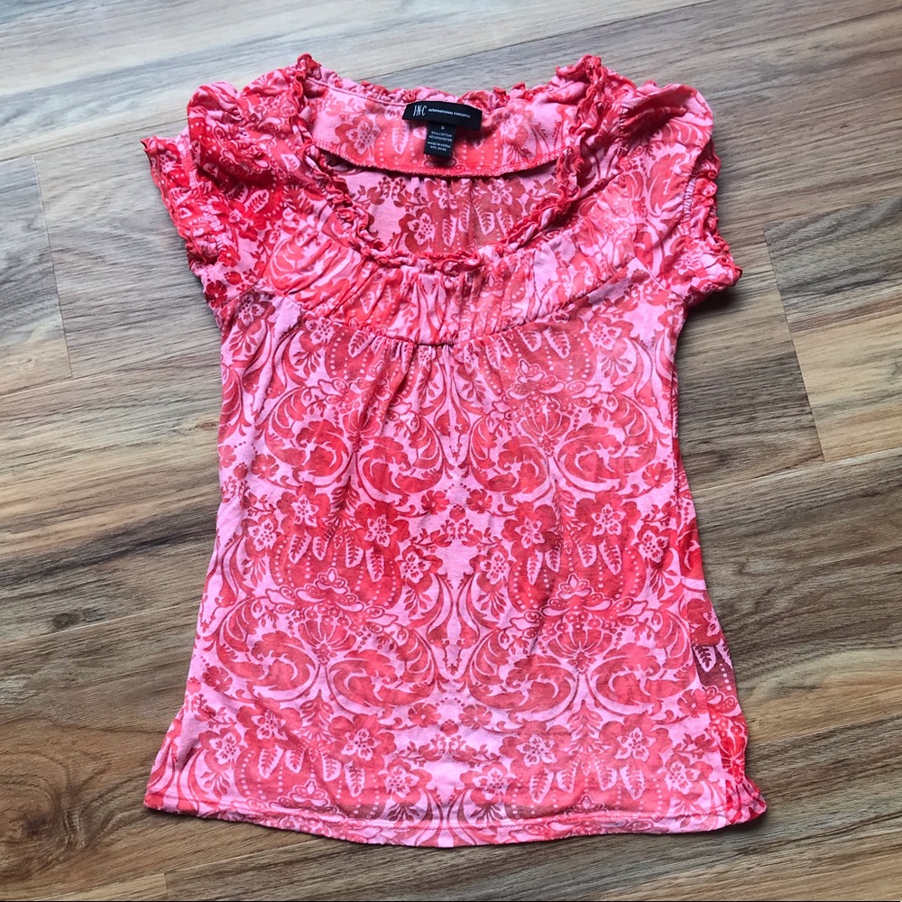 Floral print pink tee